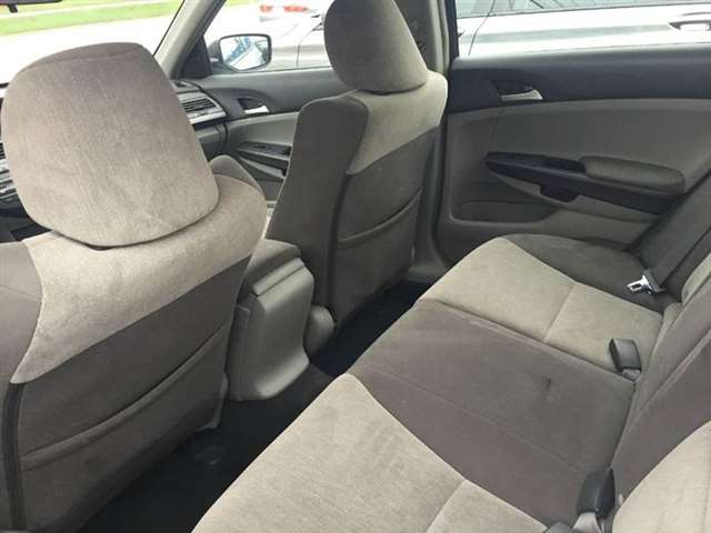 2009 Honda Accord LX-P 4dr Sedan 5A